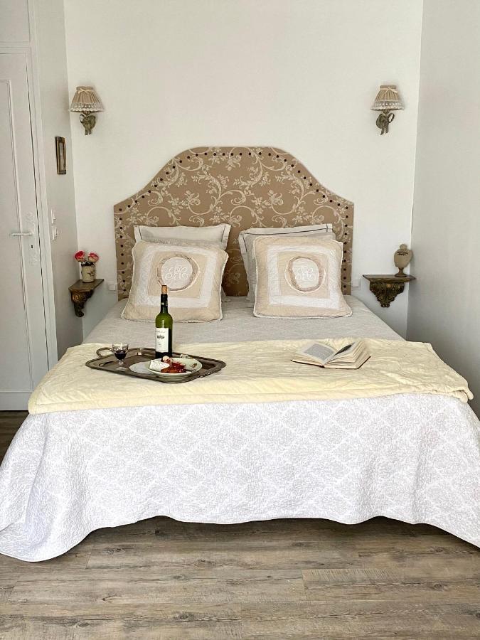Bouhet Le Vieux Moulin B&B 외부 사진